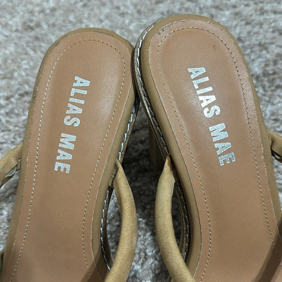 Alias Mae - Picture 4 of 7